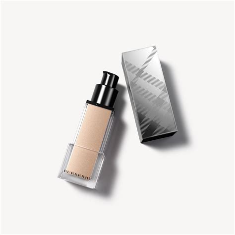 burberry fresh glow luminous fluid base nude radiance no 01|bright glow foundation Burberry.